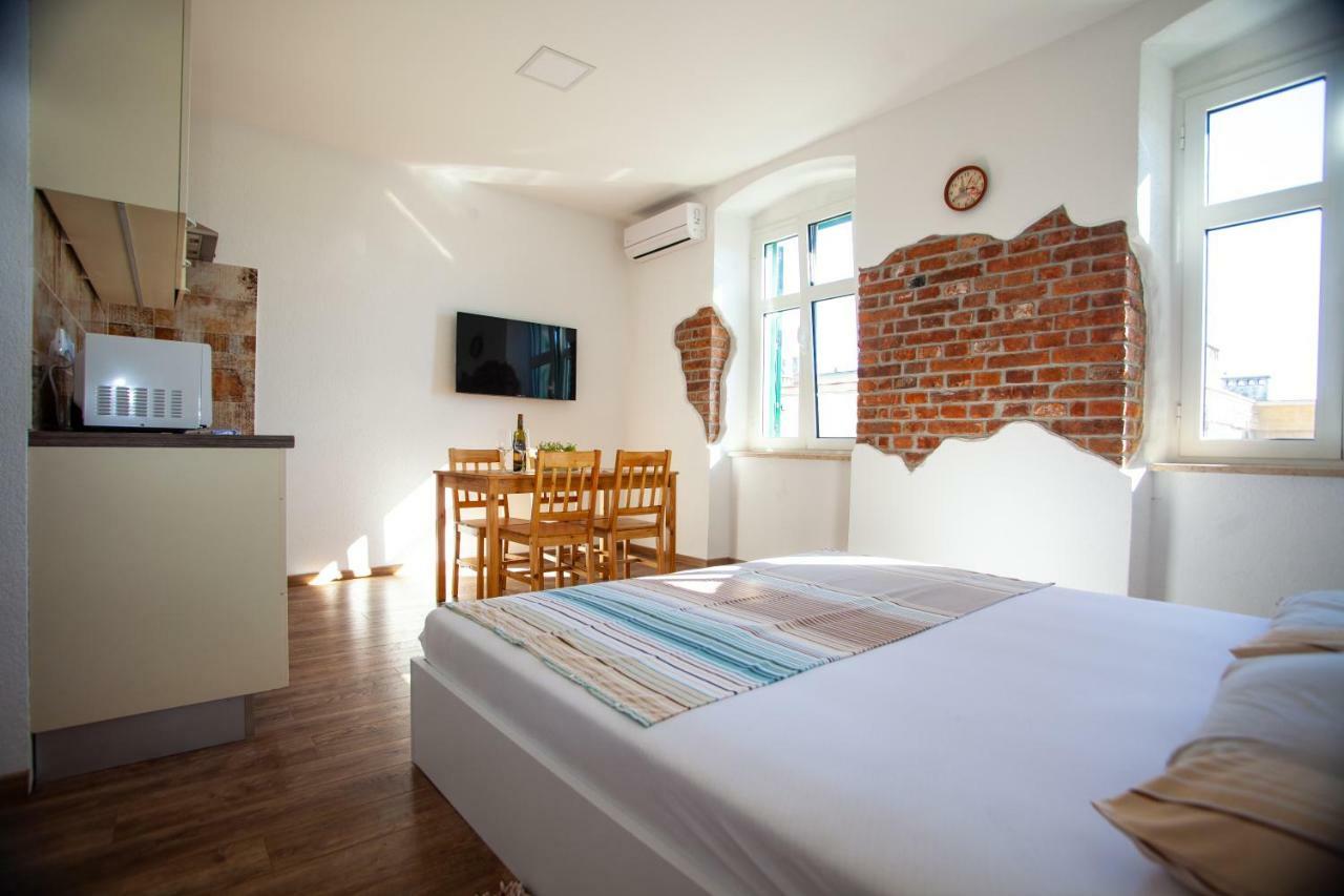 Appartement Lighthouse Rijeka Extérieur photo